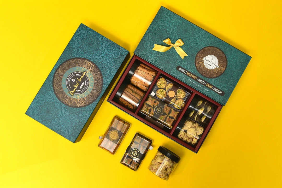 The Royal Gift box is a beautifully decorated gift box filled with premium homemade cookies and Turkish baklavas.