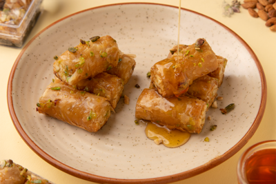 Roll Top 3 Turkish Sweets Baklava: A World of Deliciousness