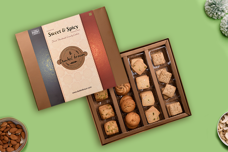 Assorted sweet spicy Eid gift box - Eid Mubarak - Buy Baklava Online